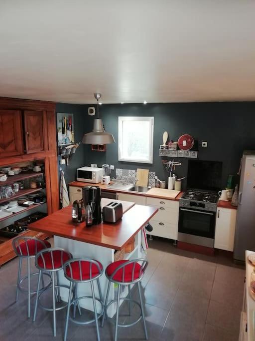 Maison Familiale Sur La Cote D'Emeraude ลองซิเออ ภายนอก รูปภาพ