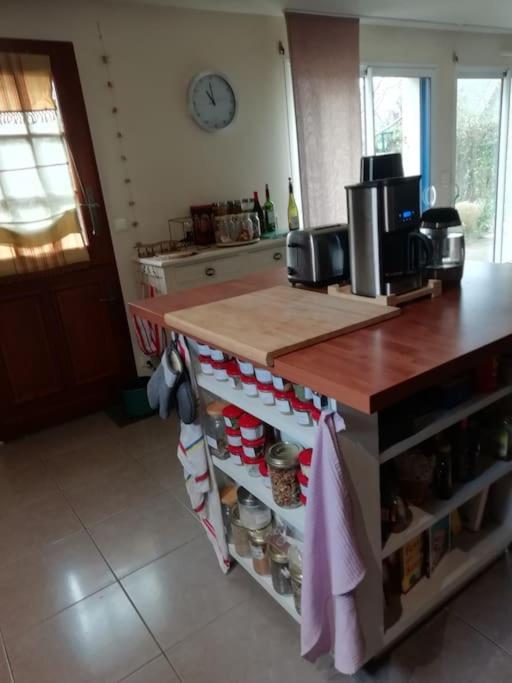 Maison Familiale Sur La Cote D'Emeraude ลองซิเออ ภายนอก รูปภาพ